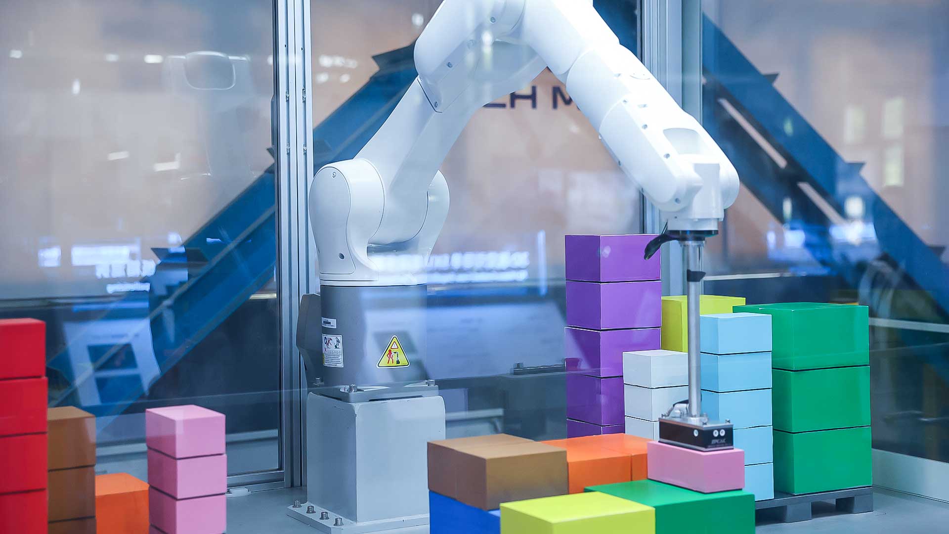 智能机器人应用-3D视觉引导多SKU纸盒混码